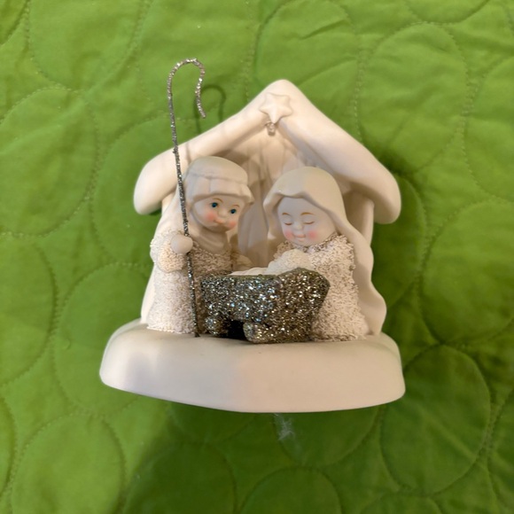 Department 56 - Snowbabies “Beneath the Christmas Star” Manger Scene - Picture 2 of 4